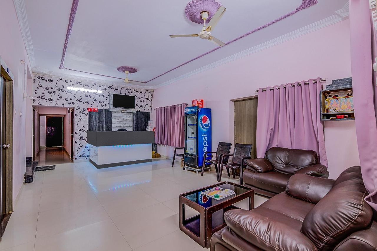 Oyo 8929 Stay Siddhartha Residency Jalaripeta Екстер'єр фото